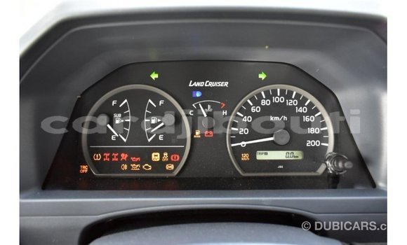Acheter Import Voiture Toyota Land Cruiser Autre à Import - Dubai, Ali Sabieh Region Acheter Import Voiture Toyota Land Cruiser Autre à Import - Dubai, Ali Sabieh Region