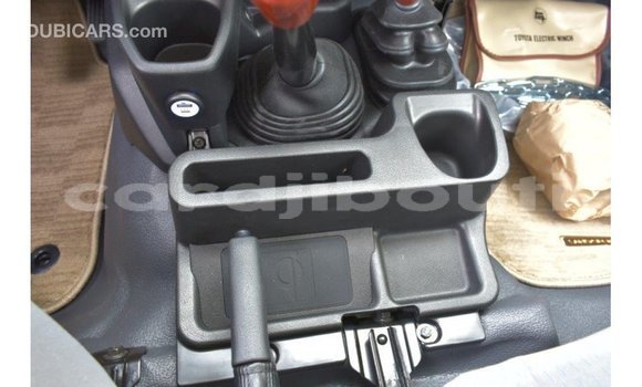 Acheter Import Voiture Toyota Land Cruiser Autre à Import - Dubai, Ali Sabieh Region Acheter Import Voiture Toyota Land Cruiser Autre à Import - Dubai, Ali Sabieh Region