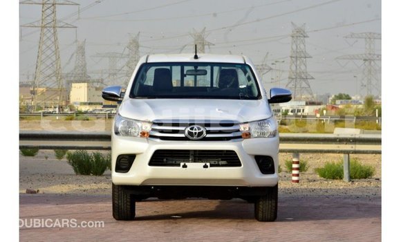 Acheter Import Voiture Toyota Hilux Blanc à Import - Dubai, Ali Sabieh Region Acheter Import Voiture Toyota Hilux Blanc à Import - Dubai, Ali Sabieh Region