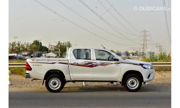 Acheter Import Voiture Toyota Hilux Blanc à Import - Dubai, Ali Sabieh Region Acheter Import Voiture Toyota Hilux Blanc à Import - Dubai, Ali Sabieh Region