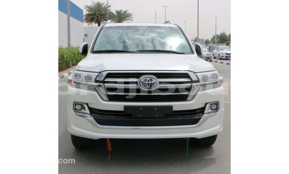 Buy Import Toyota Land Cruiser White Car in Import - Dubai in Ali Sabieh Region Buy Import Toyota Land Cruiser White Car in Import - Dubai in Ali Sabieh Region