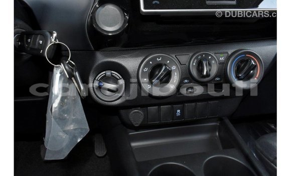 Acheter Import Voiture Toyota Hilux Blanc à Import - Dubai, Ali Sabieh Region Acheter Import Voiture Toyota Hilux Blanc à Import - Dubai, Ali Sabieh Region