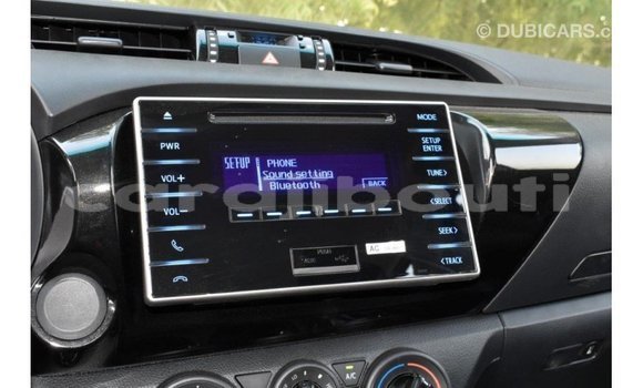 Acheter Import Voiture Toyota Hilux Blanc à Import - Dubai, Ali Sabieh Region Acheter Import Voiture Toyota Hilux Blanc à Import - Dubai, Ali Sabieh Region