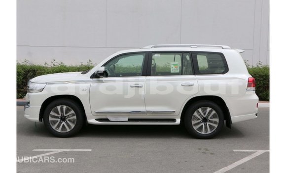 Buy Import Toyota Land Cruiser White Car in Import - Dubai in Ali Sabieh Region Buy Import Toyota Land Cruiser White Car in Import - Dubai in Ali Sabieh Region