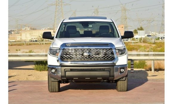 Acheter Import Voiture Toyota Tundra Blanc à Import - Dubai, Ali Sabieh Region Acheter Import Voiture Toyota Tundra Blanc à Import - Dubai, Ali Sabieh Region