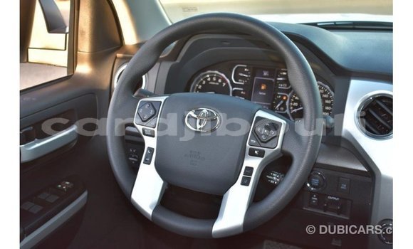 Acheter Import Voiture Toyota Tundra Blanc à Import - Dubai, Ali Sabieh Region Acheter Import Voiture Toyota Tundra Blanc à Import - Dubai, Ali Sabieh Region