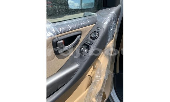 Acheter Import Voiture Hyundai Accent Blanc à Import - Dubai, Ali Sabieh Region Acheter Import Voiture Hyundai Accent Blanc à Import - Dubai, Ali Sabieh Region