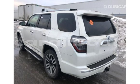 Acheter Import Voiture Toyota 4Runner Blanc à Import - Dubai, Ali Sabieh Region Acheter Import Voiture Toyota 4Runner Blanc à Import - Dubai, Ali Sabieh Region
