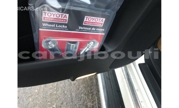 Acheter Import Voiture Toyota 4Runner Blanc à Import - Dubai, Ali Sabieh Region Acheter Import Voiture Toyota 4Runner Blanc à Import - Dubai, Ali Sabieh Region