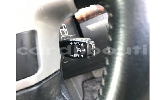 Acheter Import Voiture Toyota Land Cruiser Blanc à Import - Dubai, Ali Sabieh Region Acheter Import Voiture Toyota Land Cruiser Blanc à Import - Dubai, Ali Sabieh Region