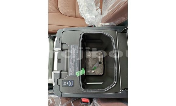 Buy Import Toyota Land Cruiser White Car in Import - Dubai in Ali Sabieh Region Buy Import Toyota Land Cruiser White Car in Import - Dubai in Ali Sabieh Region