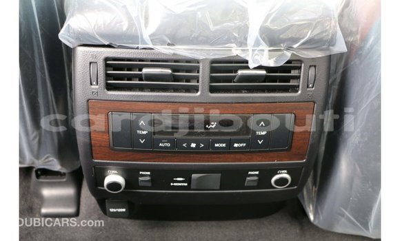 Buy Import Toyota Land Cruiser White Car in Import - Dubai in Ali Sabieh Region Buy Import Toyota Land Cruiser White Car in Import - Dubai in Ali Sabieh Region