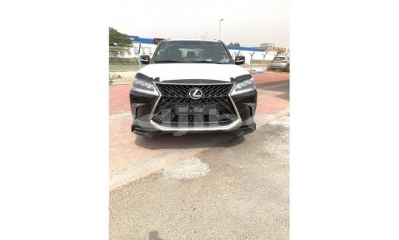 Acheter Import Voiture Lexus LX Noir à Import - Dubai, Ali Sabieh Region Acheter Import Voiture Lexus LX Noir à Import - Dubai, Ali Sabieh Region