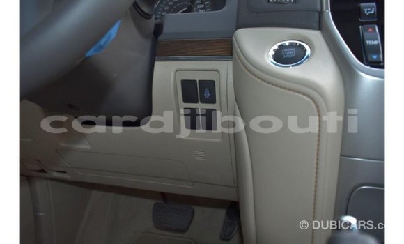 Acheter Import Voiture Toyota Land Cruiser Blanc à Import - Dubai, Ali Sabieh Region Acheter Import Voiture Toyota Land Cruiser Blanc à Import - Dubai, Ali Sabieh Region