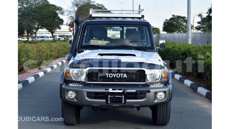 Big with watermark toyota land cruiser ali sabieh region import dubai 3291