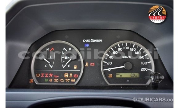 Acheter Import Voiture Toyota Land Cruiser Autre à Import - Dubai, Ali Sabieh Region Acheter Import Voiture Toyota Land Cruiser Autre à Import - Dubai, Ali Sabieh Region