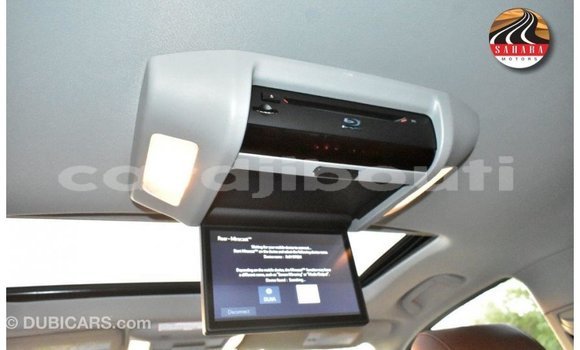 Acheter Import Voiture Toyota Sequoia Blanc à Import - Dubai, Ali Sabieh Region Acheter Import Voiture Toyota Sequoia Blanc à Import - Dubai, Ali Sabieh Region