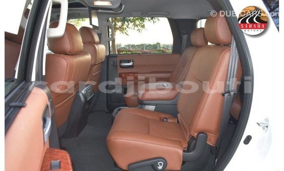 Acheter Import Voiture Toyota Sequoia Blanc à Import - Dubai, Ali Sabieh Region Acheter Import Voiture Toyota Sequoia Blanc à Import - Dubai, Ali Sabieh Region
