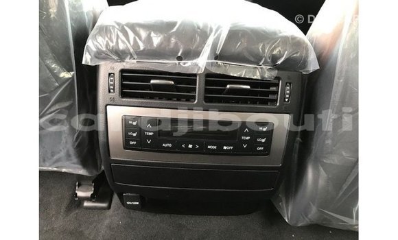 Acheter Import Voiture Toyota Land Cruiser Blanc à Import - Dubai, Ali Sabieh Region Acheter Import Voiture Toyota Land Cruiser Blanc à Import - Dubai, Ali Sabieh Region