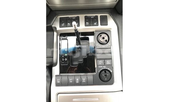 Acheter Import Voiture Toyota Land Cruiser Blanc à Import - Dubai, Ali Sabieh Region Acheter Import Voiture Toyota Land Cruiser Blanc à Import - Dubai, Ali Sabieh Region