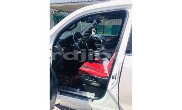 Acheter Import Voiture Lexus LX Blanc à Import - Dubai, Ali Sabieh Region Acheter Import Voiture Lexus LX Blanc à Import - Dubai, Ali Sabieh Region