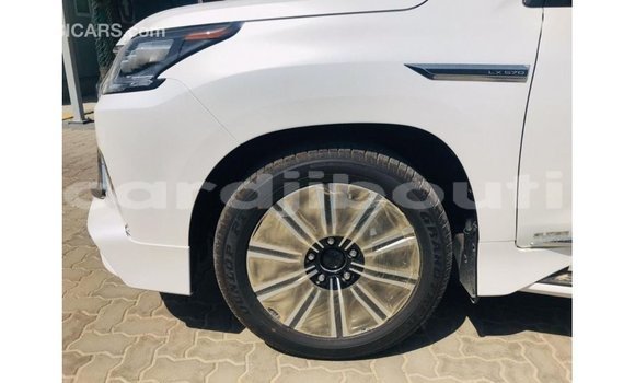 Acheter Import Voiture Lexus LX Blanc à Import - Dubai, Ali Sabieh Region Acheter Import Voiture Lexus LX Blanc à Import - Dubai, Ali Sabieh Region