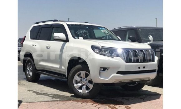Acheter Import Voiture Toyota Prado Blanc à Import - Dubai, Ali Sabieh Region Acheter Import Voiture Toyota Prado Blanc à Import - Dubai, Ali Sabieh Region