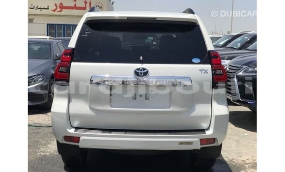 Acheter Import Voiture Toyota Prado Blanc à Import - Dubai, Ali Sabieh Region Acheter Import Voiture Toyota Prado Blanc à Import - Dubai, Ali Sabieh Region