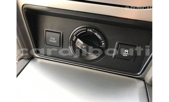 Acheter Import Voiture Toyota Prado Blanc à Import - Dubai, Ali Sabieh Region Acheter Import Voiture Toyota Prado Blanc à Import - Dubai, Ali Sabieh Region