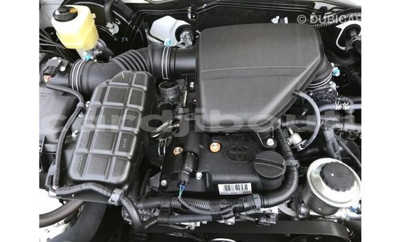 Acheter Import Voiture Toyota Prado Blanc à Import - Dubai, Ali Sabieh Region Acheter Import Voiture Toyota Prado Blanc à Import - Dubai, Ali Sabieh Region