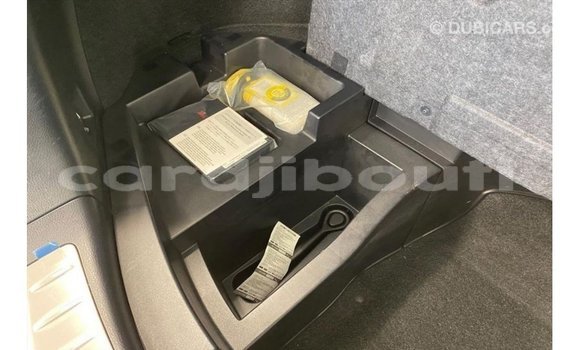 Acheter Import Voiture Toyota Harrier Blanc à Import - Dubai, Ali Sabieh Region Acheter Import Voiture Toyota Harrier Blanc à Import - Dubai, Ali Sabieh Region