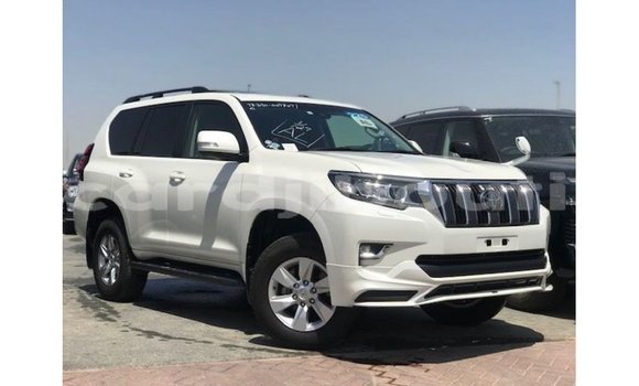 Acheter Import Voiture Toyota Prado Blanc à Import - Dubai, Ali Sabieh Region Acheter Import Voiture Toyota Prado Blanc à Import - Dubai, Ali Sabieh Region