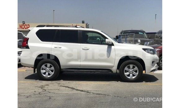 Acheter Import Voiture Toyota Prado Blanc à Import - Dubai, Ali Sabieh Region Acheter Import Voiture Toyota Prado Blanc à Import - Dubai, Ali Sabieh Region