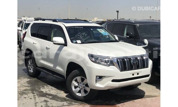 Acheter Import Voiture Toyota Prado Blanc à Import - Dubai, Ali Sabieh Region Acheter Import Voiture Toyota Prado Blanc à Import - Dubai, Ali Sabieh Region