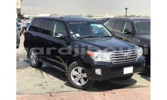 Acheter Import Voiture Toyota Land Cruiser Noir à Import - Dubai, Ali Sabieh Region Acheter Import Voiture Toyota Land Cruiser Noir à Import - Dubai, Ali Sabieh Region