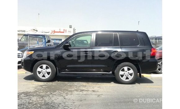 Acheter Import Voiture Toyota Land Cruiser Noir à Import - Dubai, Ali Sabieh Region Acheter Import Voiture Toyota Land Cruiser Noir à Import - Dubai, Ali Sabieh Region