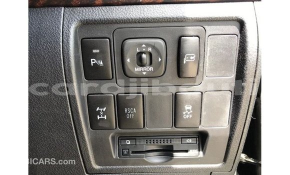 Acheter Import Voiture Toyota Land Cruiser Noir à Import - Dubai, Ali Sabieh Region Acheter Import Voiture Toyota Land Cruiser Noir à Import - Dubai, Ali Sabieh Region