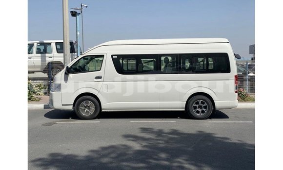 Buy Import Toyota Hiace White Car in Import - Dubai in Ali Sabieh Region Buy Import Toyota Hiace White Car in Import - Dubai in Ali Sabieh Region