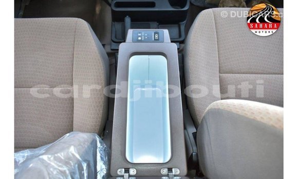 Acheter Import Voiture Toyota Land Cruiser Autre à Import - Dubai, Ali Sabieh Region Acheter Import Voiture Toyota Land Cruiser Autre à Import - Dubai, Ali Sabieh Region