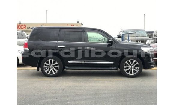 Acheter Import Voiture Toyota Land Cruiser Noir à Import - Dubai, Ali Sabieh Region Acheter Import Voiture Toyota Land Cruiser Noir à Import - Dubai, Ali Sabieh Region