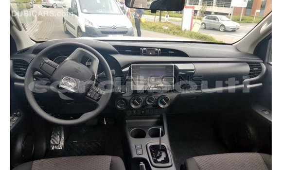 Acheter Import Voiture Toyota Hilux Marron à Import - Dubai, Ali Sabieh Region Acheter Import Voiture Toyota Hilux Marron à Import - Dubai, Ali Sabieh Region