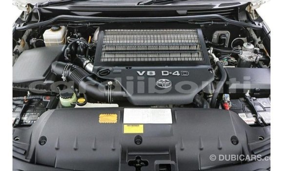 Acheter Import Voiture Toyota Land Cruiser Blanc à Import - Dubai, Ali Sabieh Region Acheter Import Voiture Toyota Land Cruiser Blanc à Import - Dubai, Ali Sabieh Region