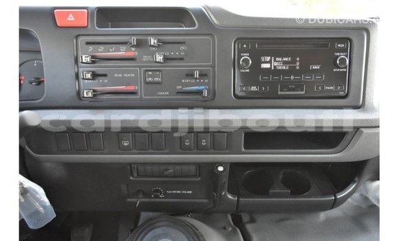 Acheter Import Voiture Toyota Coaster Blanc à Import - Dubai, Ali Sabieh Region Acheter Import Voiture Toyota Coaster Blanc à Import - Dubai, Ali Sabieh Region