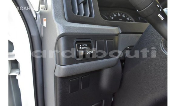 Acheter Import Voiture Toyota Coaster Blanc à Import - Dubai, Ali Sabieh Region Acheter Import Voiture Toyota Coaster Blanc à Import - Dubai, Ali Sabieh Region