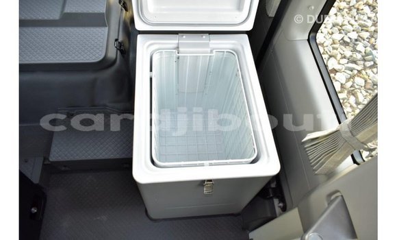 Acheter Import Voiture Toyota Coaster Blanc à Import - Dubai, Ali Sabieh Region Acheter Import Voiture Toyota Coaster Blanc à Import - Dubai, Ali Sabieh Region