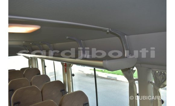 Acheter Import Voiture Toyota Coaster Blanc à Import - Dubai, Ali Sabieh Region Acheter Import Voiture Toyota Coaster Blanc à Import - Dubai, Ali Sabieh Region