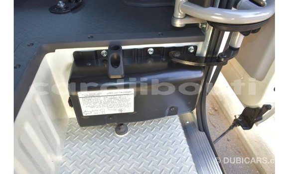 Acheter Import Voiture Toyota Coaster Blanc à Import - Dubai, Ali Sabieh Region Acheter Import Voiture Toyota Coaster Blanc à Import - Dubai, Ali Sabieh Region