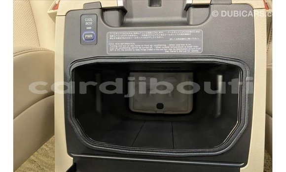 Acheter Import Voiture Toyota Land Cruiser Noir à Import - Dubai, Ali Sabieh Region Acheter Import Voiture Toyota Land Cruiser Noir à Import - Dubai, Ali Sabieh Region