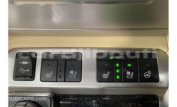 Acheter Import Voiture Toyota Land Cruiser Blanc à Import - Dubai, Ali Sabieh Region Acheter Import Voiture Toyota Land Cruiser Blanc à Import - Dubai, Ali Sabieh Region