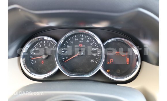 Acheter Import Voiture Renault Duster Blanc à Import - Dubai, Ali Sabieh Region